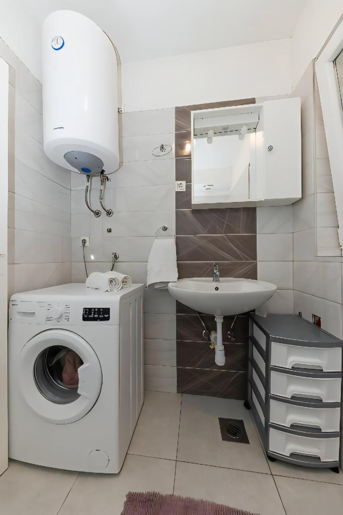 House Niko M With 6 Apartments Split Room photo