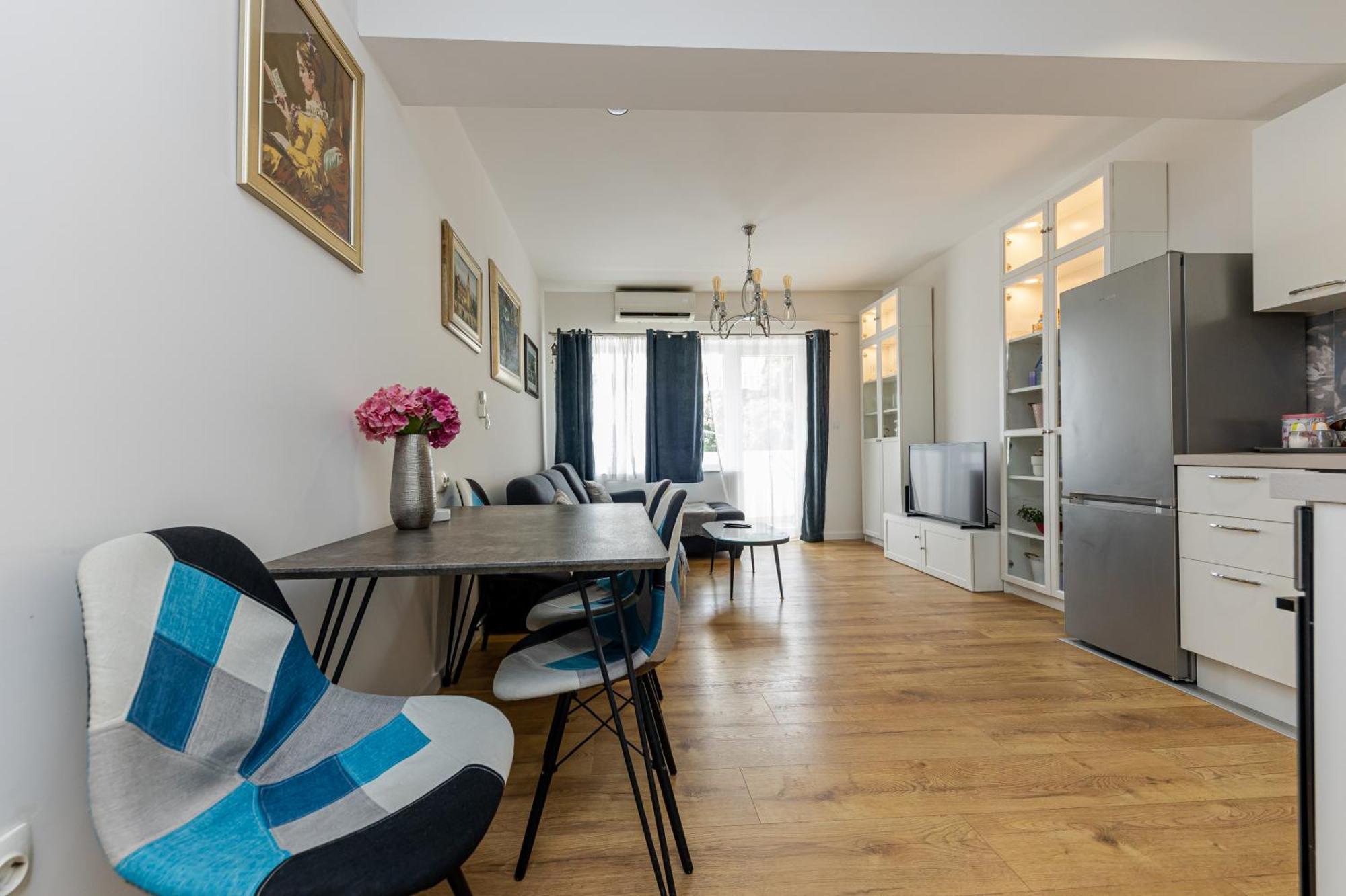 House Niko M With 6 Apartments Split Exterior photo