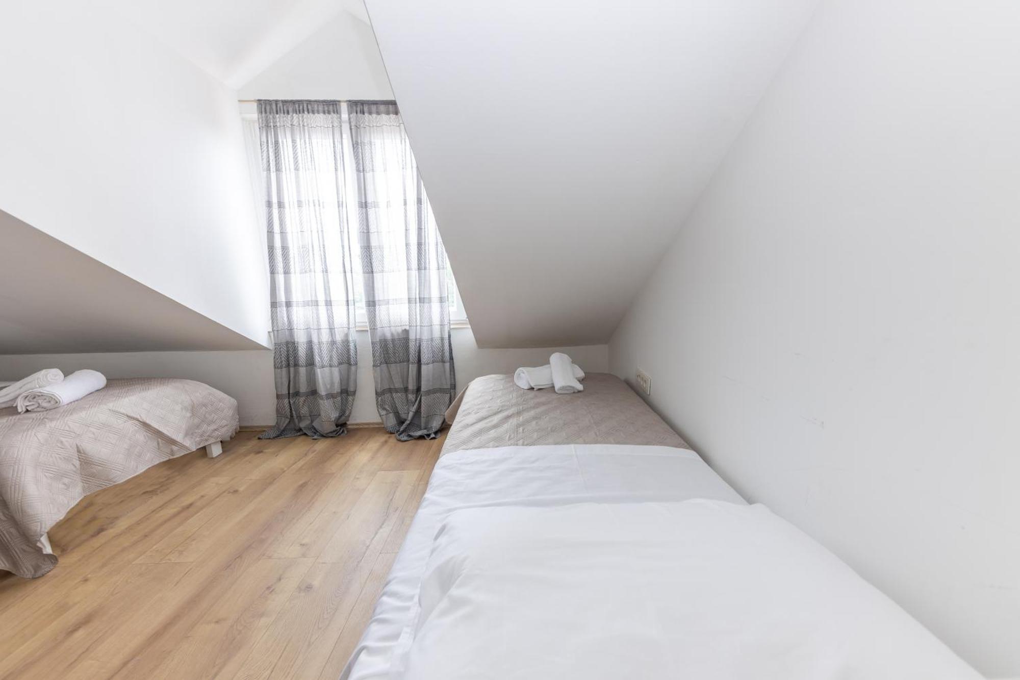 House Niko M With 6 Apartments Split Exterior photo